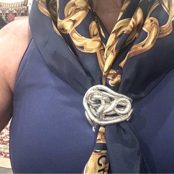 RARE VINTAGE MOLDABLE NECKLACE - Picture 4 of 11